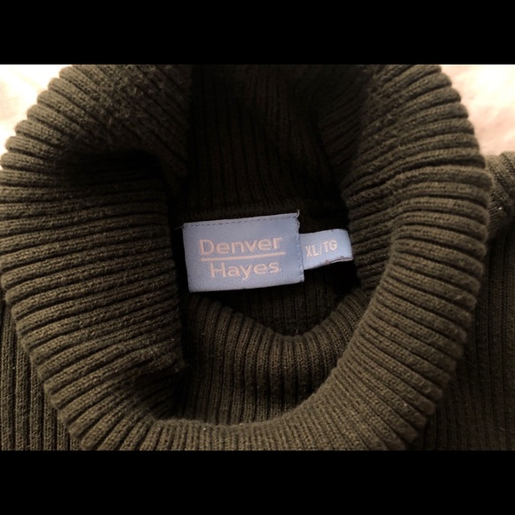 Cozy Green Knit Turtleneck - Picture 4 of 4